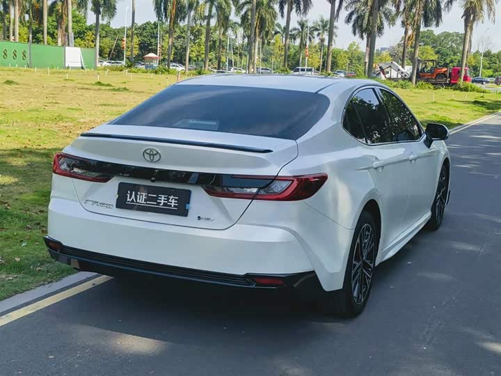 Toyota Camry 2026 2026款 双擎 2.0HSE 运动Lite版