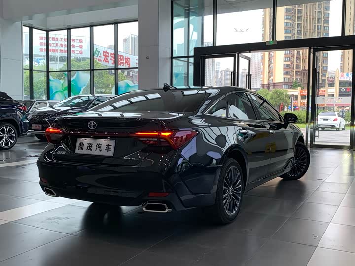 Фото 7 - Toyota Avalon