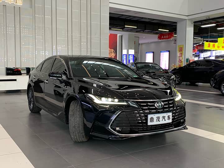 Фото 8 - Toyota Avalon