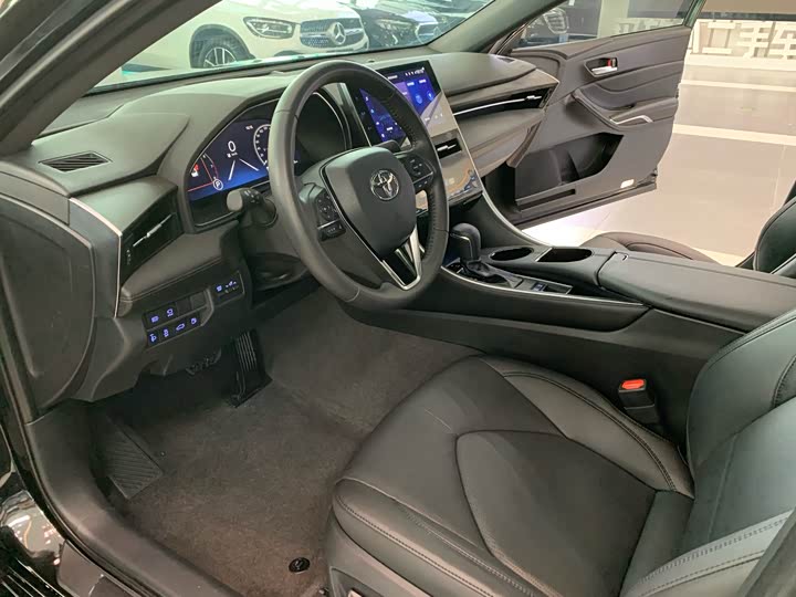 Фото 9 - Toyota Avalon