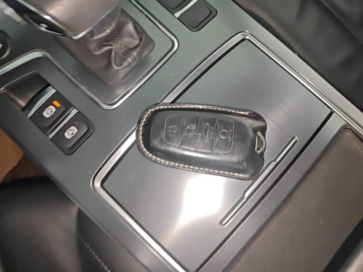 Zdjęcie 9 - Hongqi H5