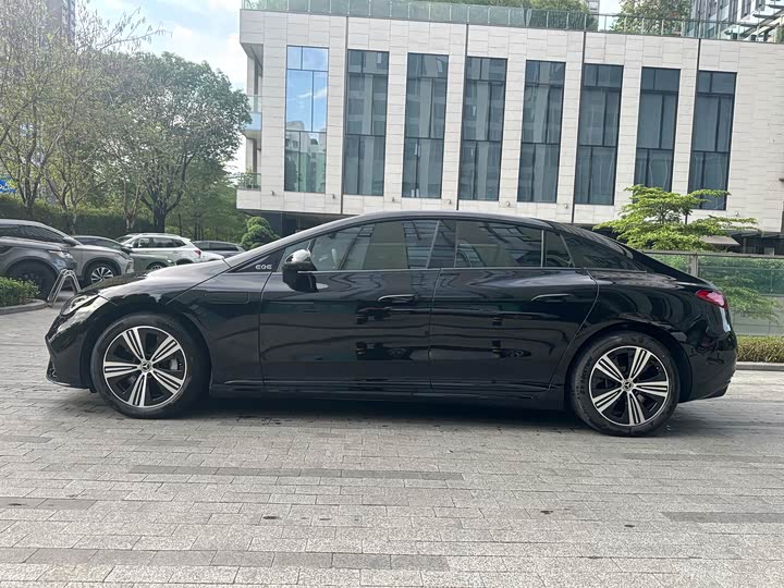 Фото 4 - Mercedes-Benz EQE