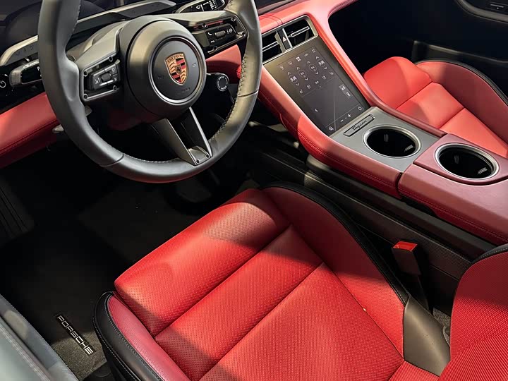 2026 Porsche Taycan