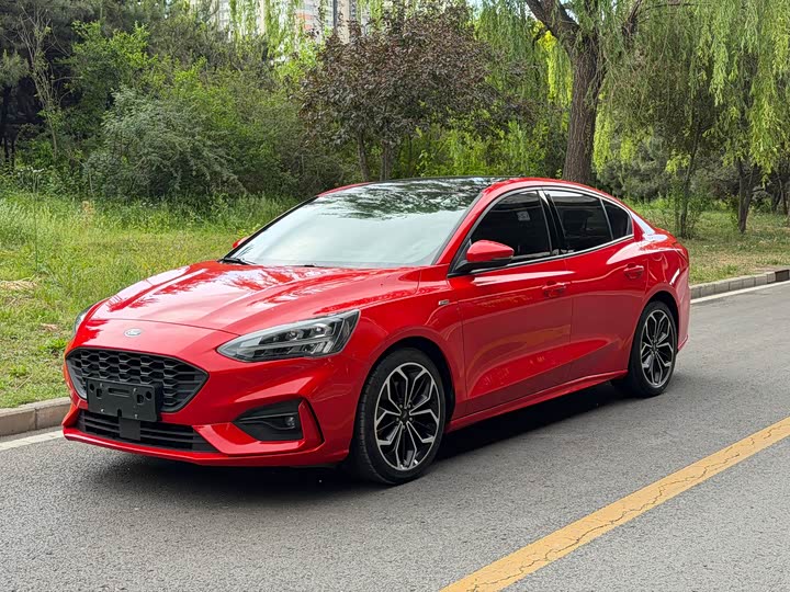 Ford Focus 2021 2021款 三厢 EcoBoost 180 自动ST Line