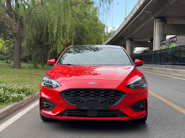 Ford Focus 2021 2021款 三厢 EcoBoost 180 自动ST Line