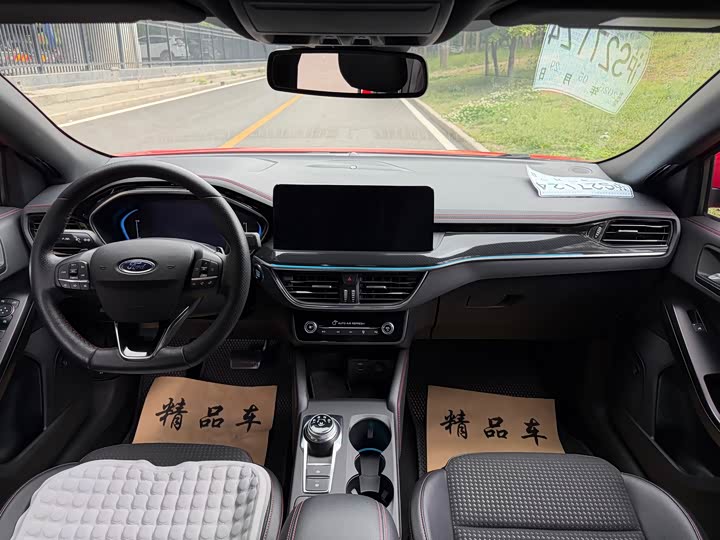 Ford Focus 2021 2021款 三厢 EcoBoost 180 自动ST Line