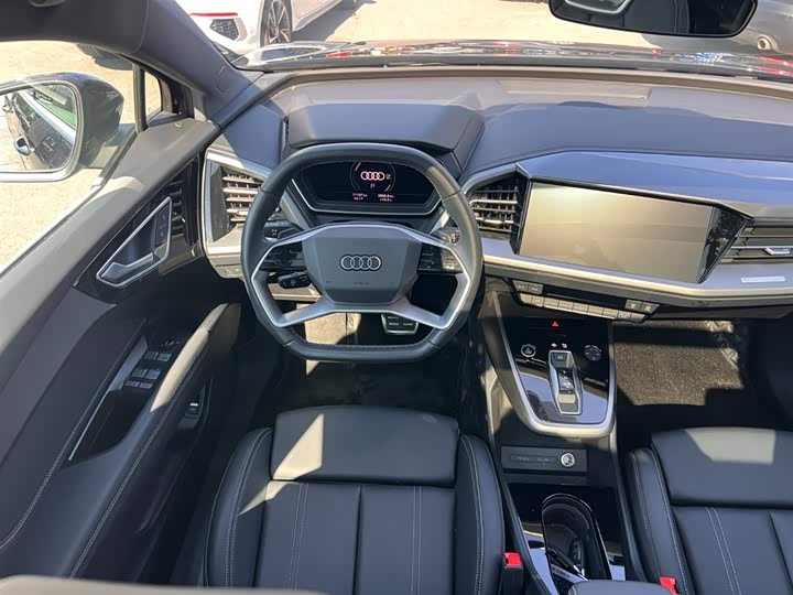 Фото 6 - Audi Q4 e-tron