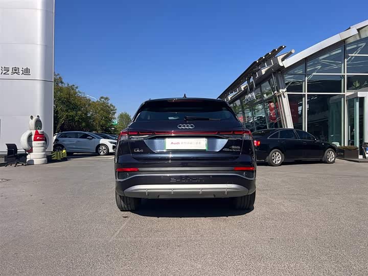 Фото 8 - Audi Q4 e-tron