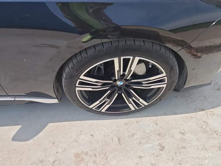 BMW i7 2023 2023款 eDrive50L 领先M运动套装