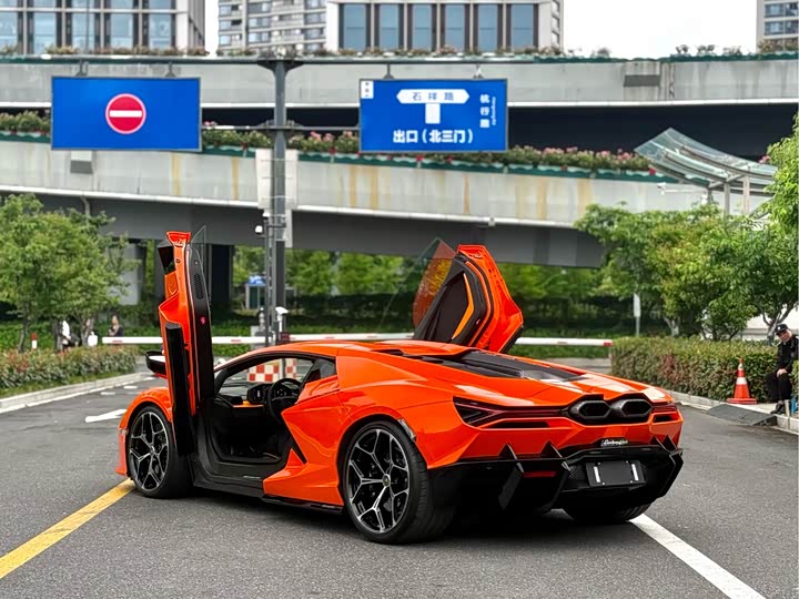 Lamborghini Revuelto 2023 2023款 6.5L PHEV标准版