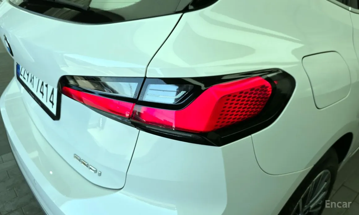 BMW 2 Series 2022 220i Luxury