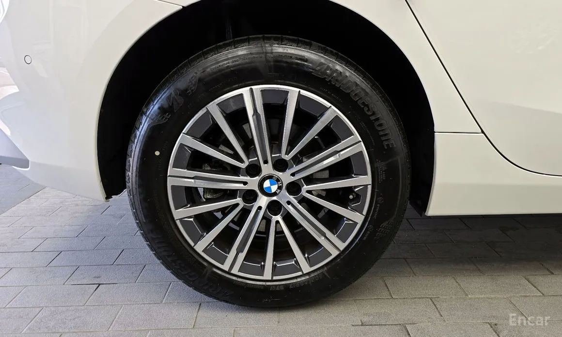 BMW 2 Series 2022 220i Luxury