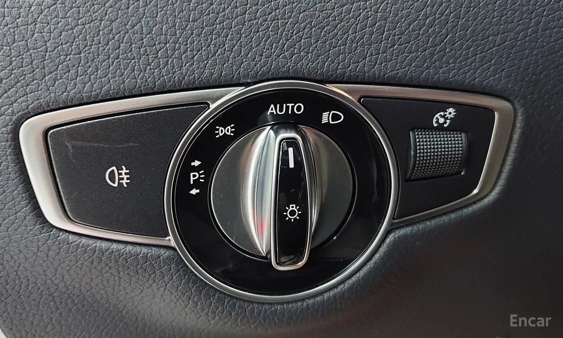 Фото 19 - Mercedes-Benz E-Class