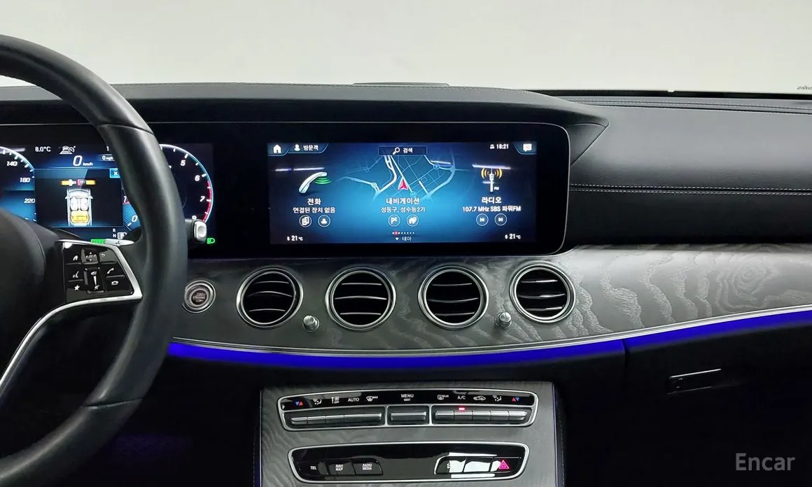 Фото 20 - Mercedes-Benz E-Class