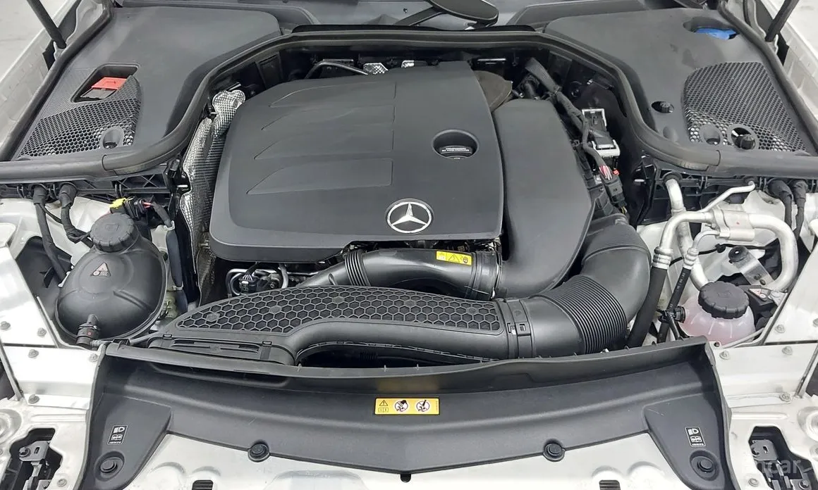 Фото 6 - Mercedes-Benz E-Class