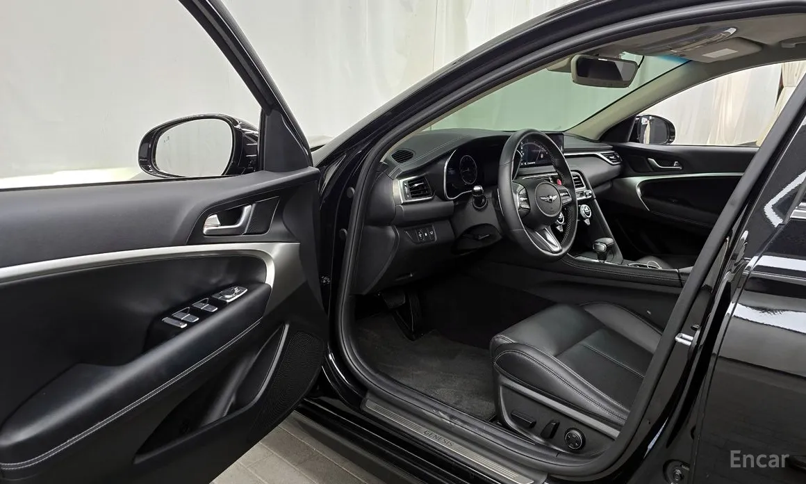 Photo 10 - Genesis G70