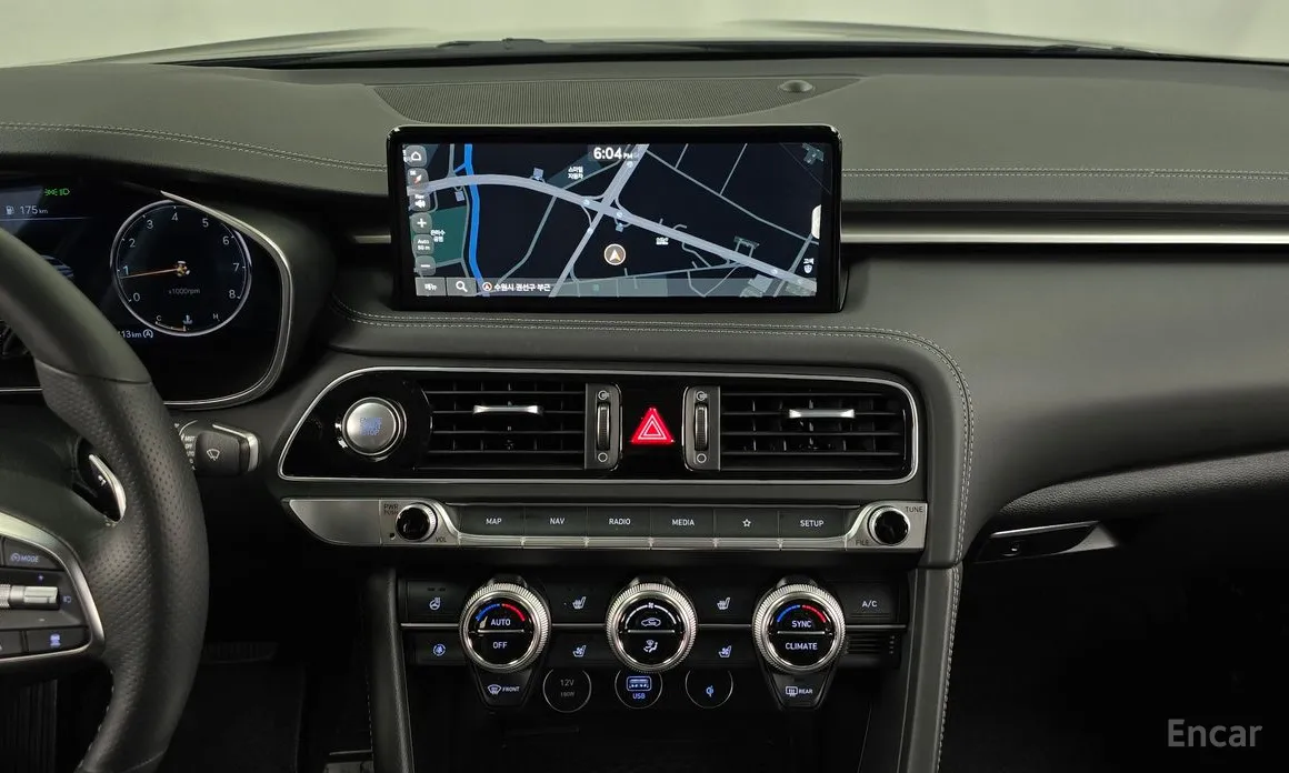 Photo 12 - Genesis G70