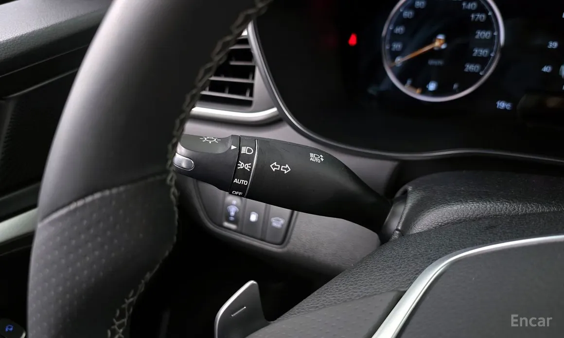 Photo 17 - Genesis G70
