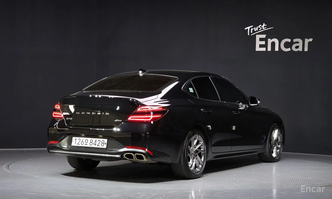 Photo 2 - Genesis G70