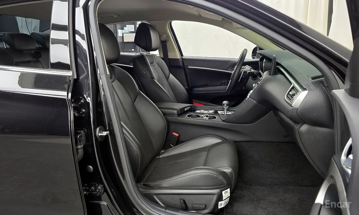 Photo 26 - Genesis G70