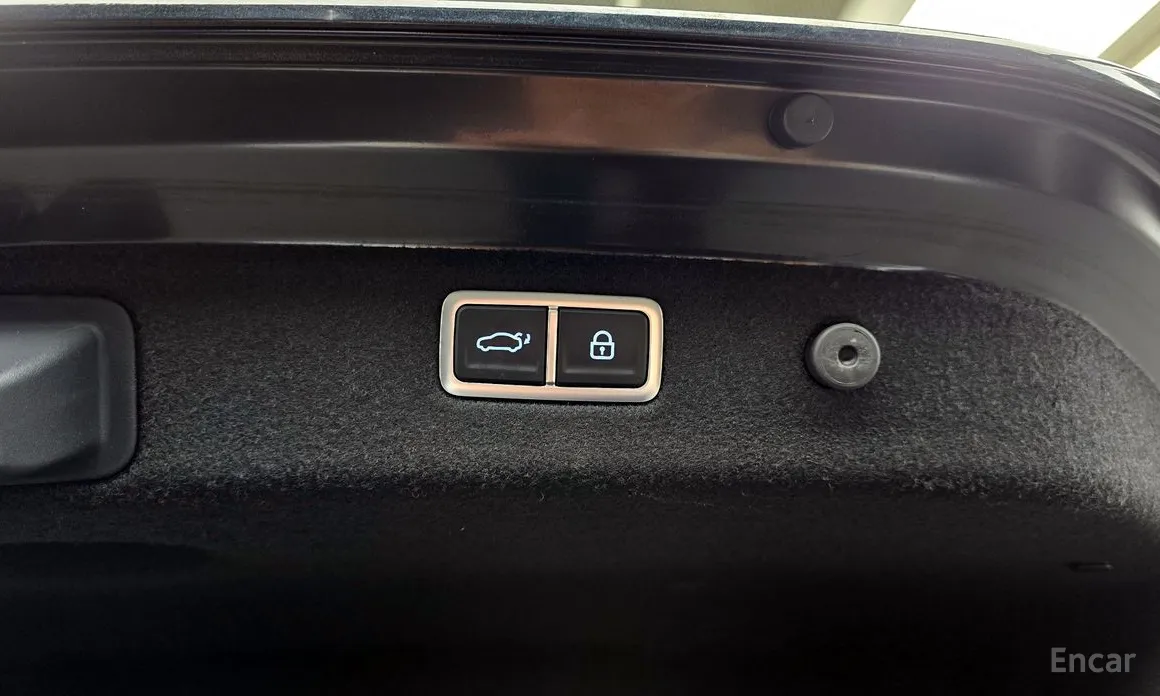 Photo 30 - Genesis G70