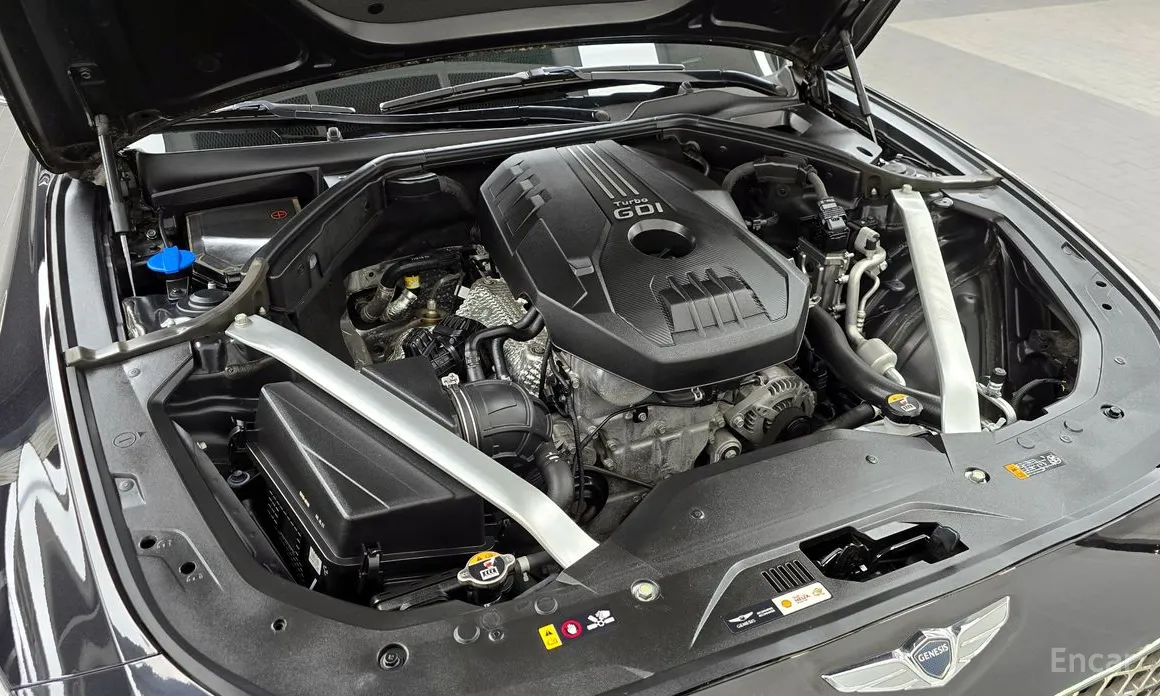 Photo 6 - Genesis G70