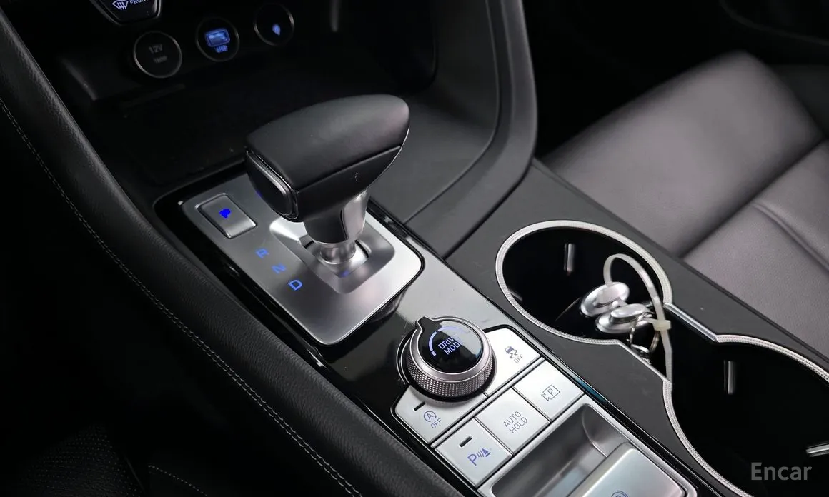 Photo 9 - Genesis G70
