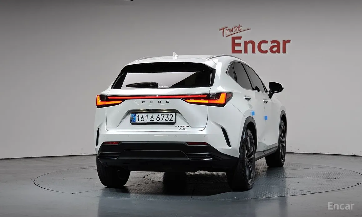 Фото 4 - Lexus NX
