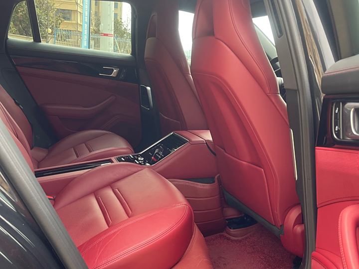 Фото 15 - Porsche Panamera