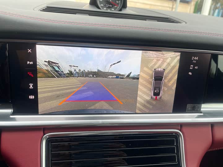 Фото 17 - Porsche Panamera