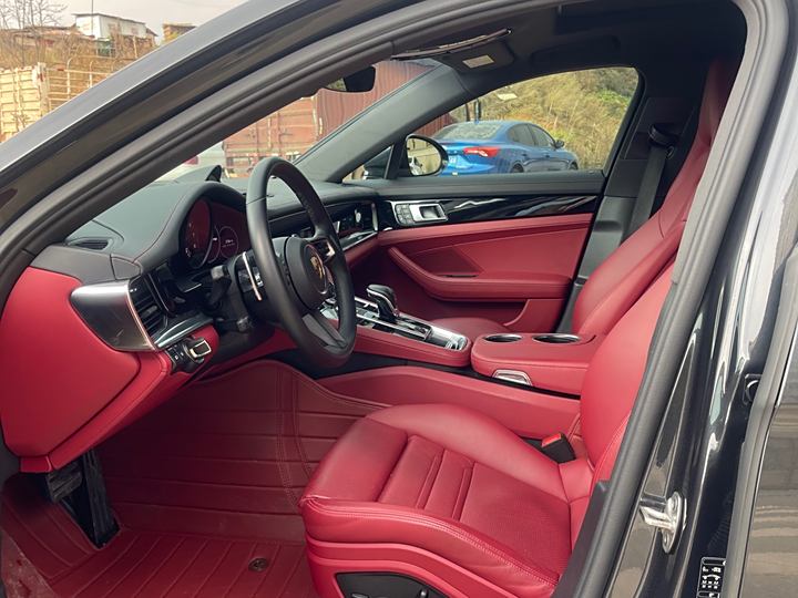 Фото 9 - Porsche Panamera