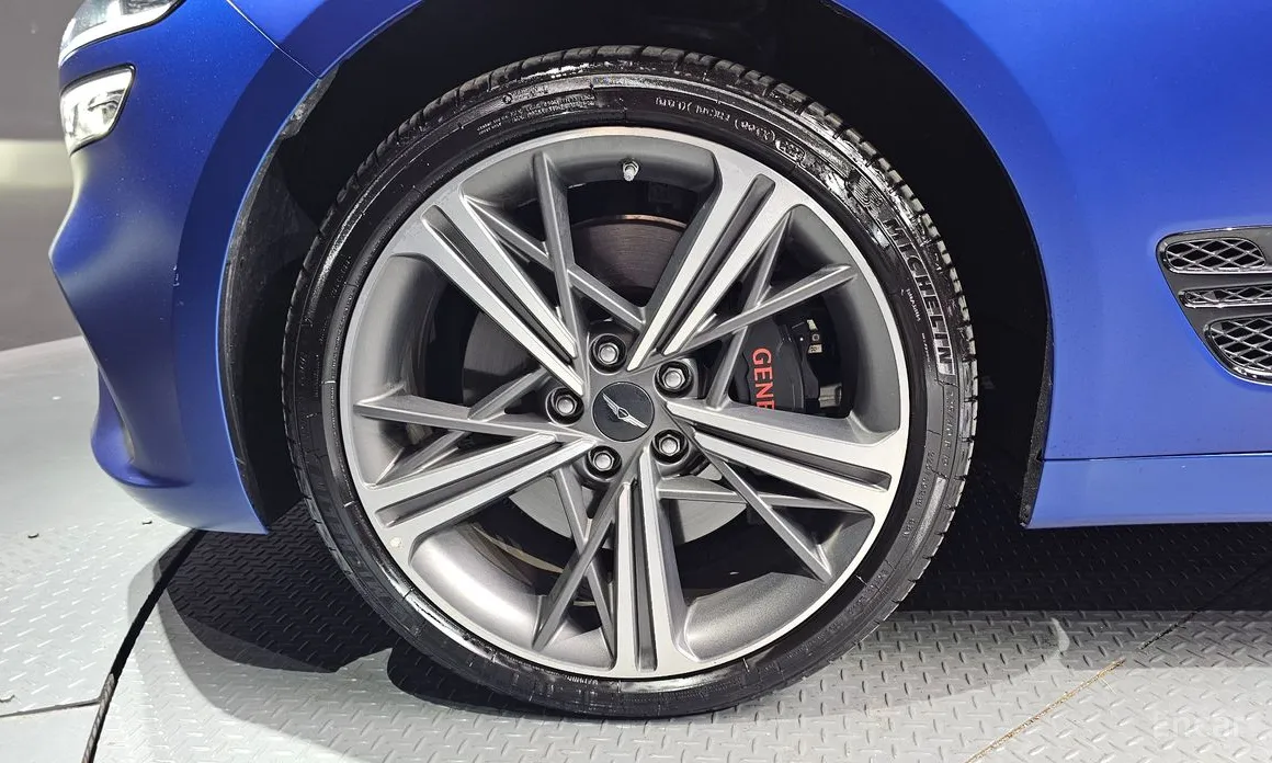 Genesis G70 2022 Gasoline 2.5T 4WD