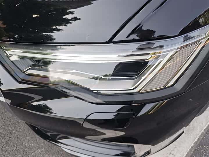 Фото 5 - Audi A6L