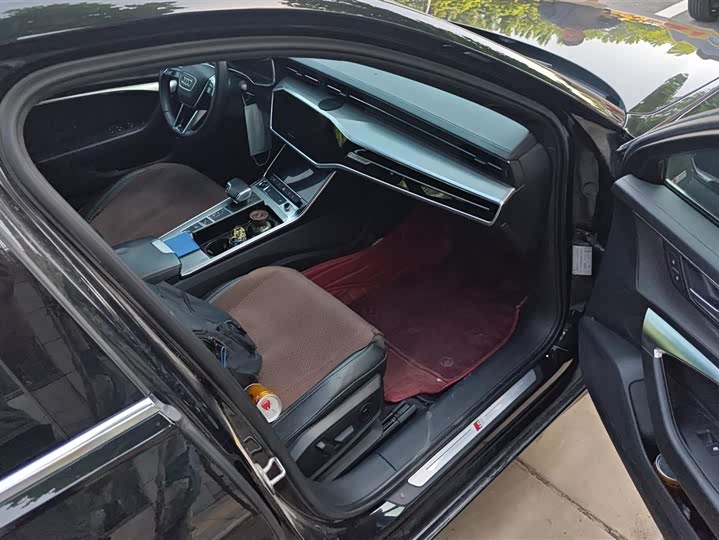 Фото 8 - Audi A6L