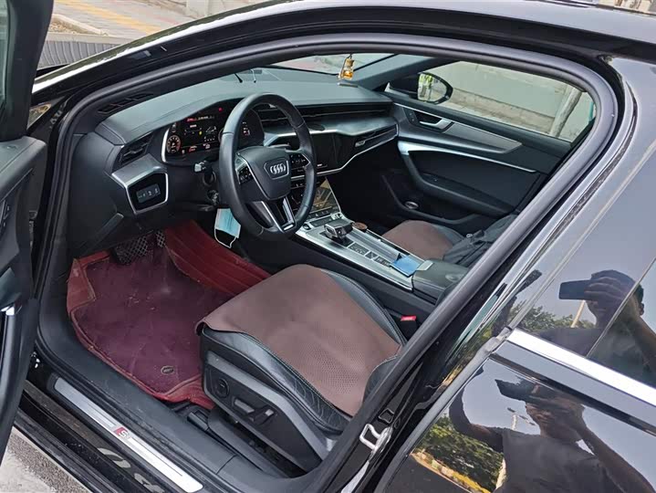 Фото 9 - Audi A6L
