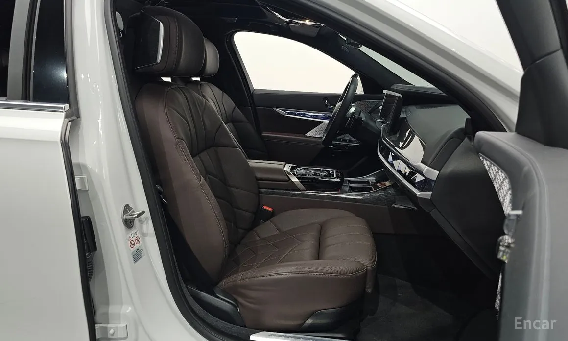 BMW 7 Series 2022 750e xDrive M Sport