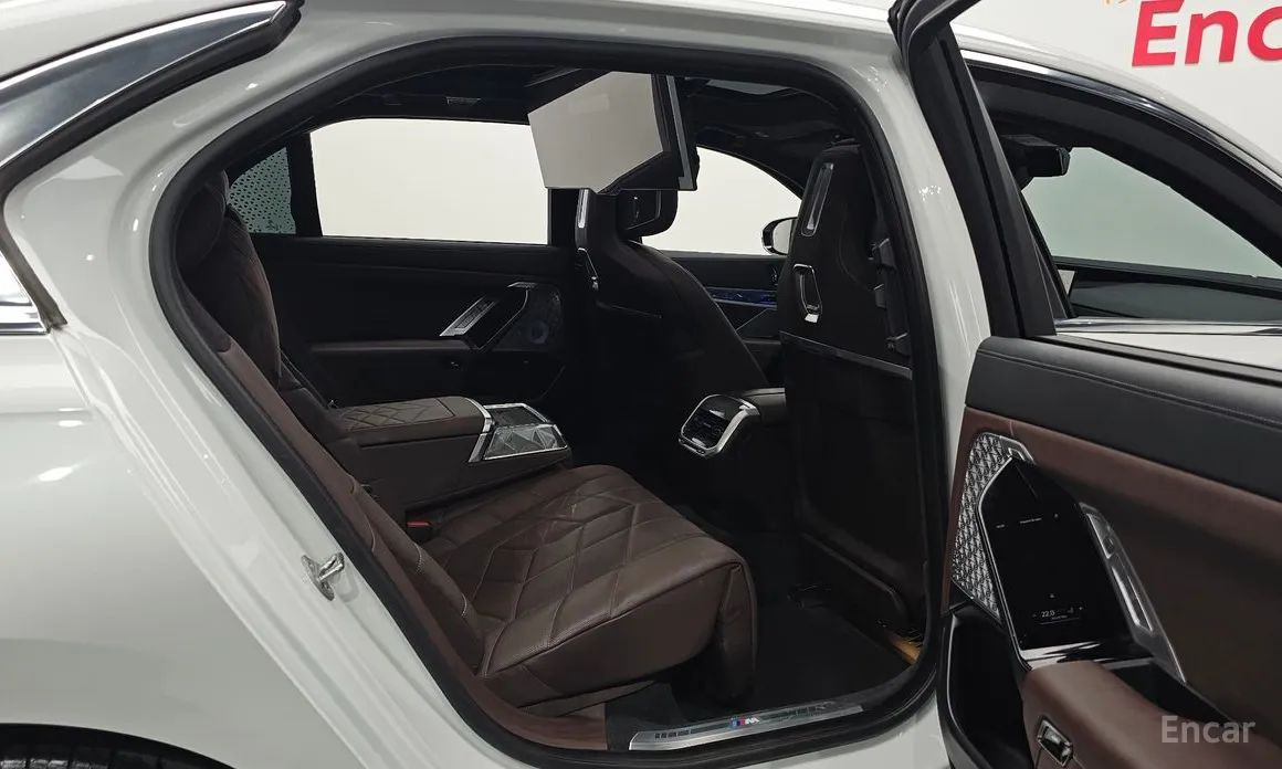 BMW 7 Series 2022 750e xDrive M Sport