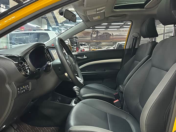 Kia KX1 2021 2021款 1.4L CVT天窗款