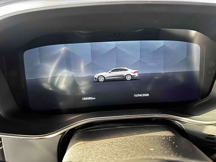 Photo 4 - Jaguar XF L