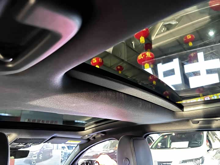 Photo 5 - Jaguar XF L