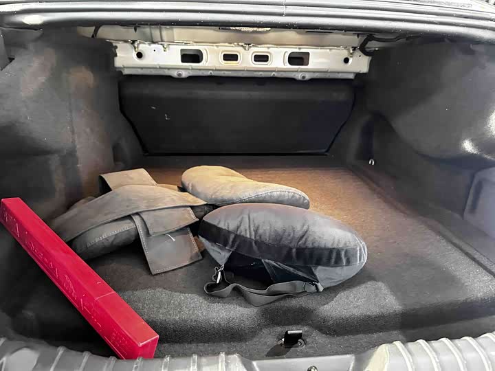 Photo 6 - Jaguar XF L
