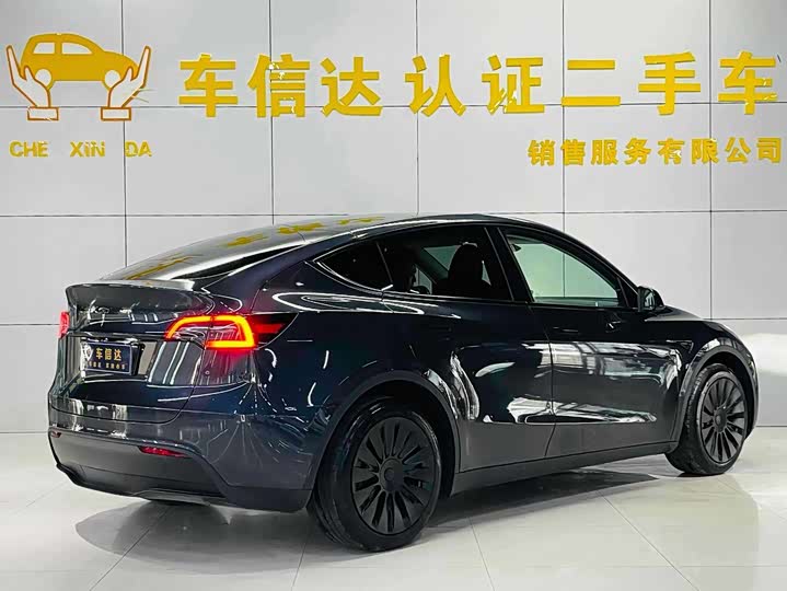 Photo 3 - Tesla Model Y