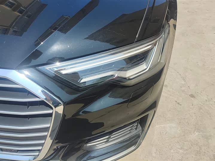 Фото 5 - Audi A6L