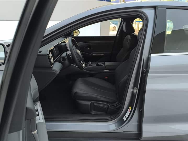 Фото 9 - BYD Qin L