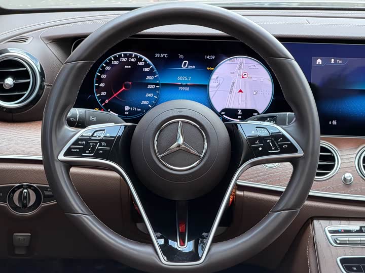 Zdjęcie 7 - Mercedes-Benz E-Class