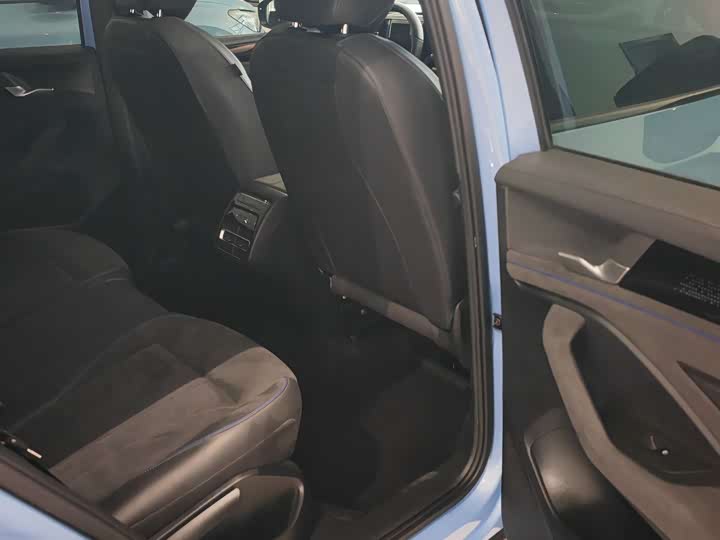Фото 9 - Volkswagen Tiguan L Pro