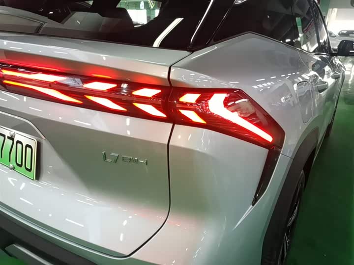 Geely Galaxy L7 2025 2025款 EM-i 115km 探索+版