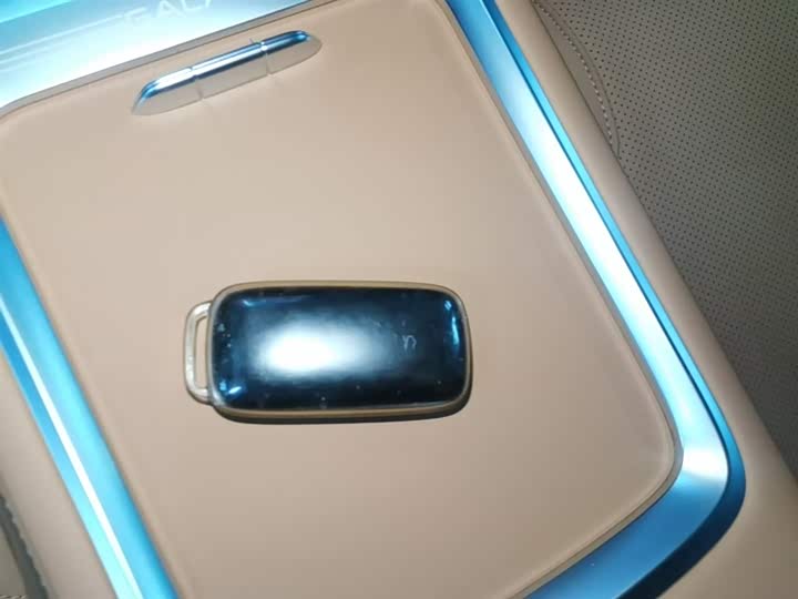 Geely Galaxy L7 2025 2025款 EM-i 115km 探索+版