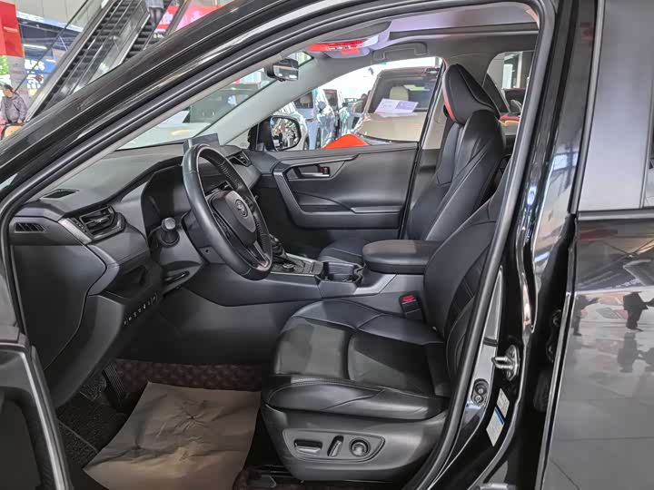 Toyota Wildlander Hybrid 2021 2021款 高性能版 2.5L 四驱激擎版