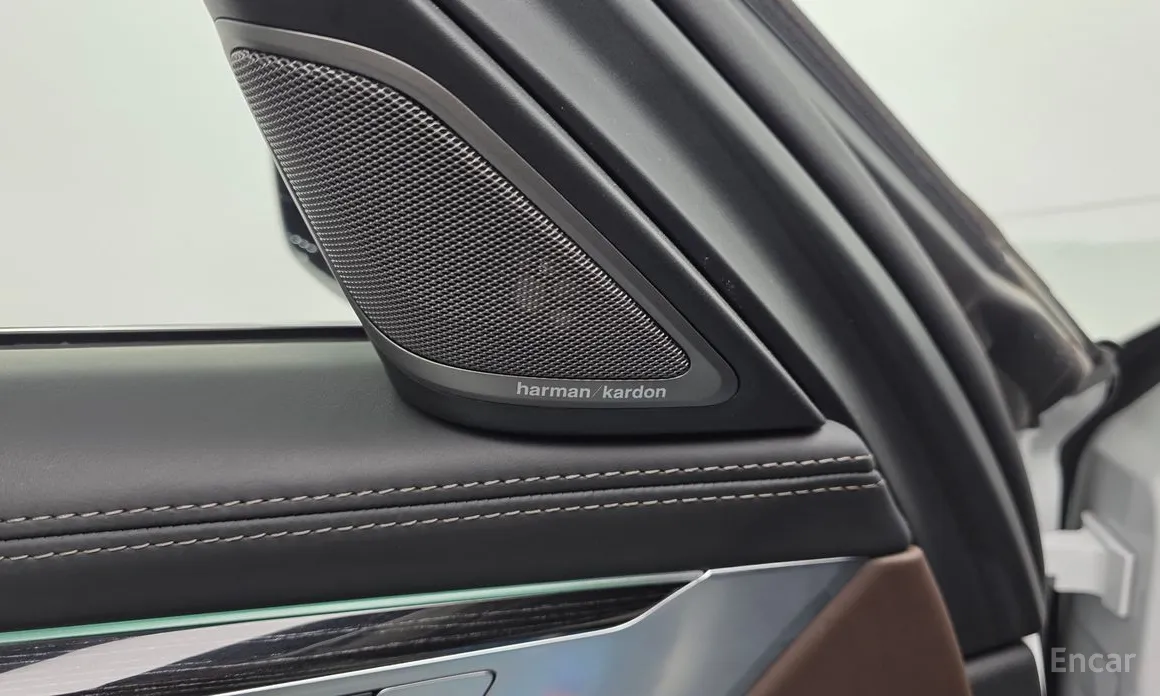 Фото 28 - BMW 7 Series